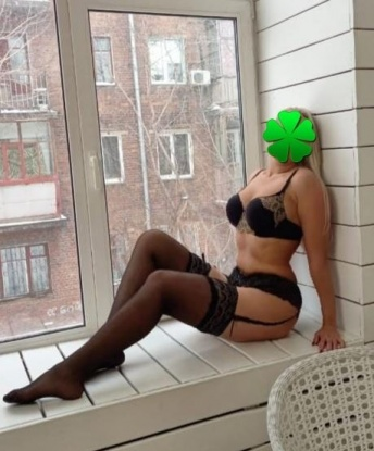 Живу в Москве и готова подарить тебе море наслаждения! 💋💦
Мои услуги - это настоящее искусство удовлетворения. Я знаю, как доставить тебе незабываемое наслаждение и расслабление. Мой опыт позволяет мне быть экспертом в таких областях, как эротический массаж, ролевые игры и фантазии, сексуальные аксессуары и многое другое... 👠💄
Я обожаю ухаживать за мужчинами и доставлять им яркие ощущения. Моя кожа нежная и шелковистая, а тело горячее, чем самый пылкий поцелуй. Вместе мы сможем погрузиться в мир страсти и наслаждения, где все наши фантазии станут яркой реальностью. 💫💥
Мои довольные клиенты говорят о моей незабываемой красоте и особенном обаянии. Что бы ты ни желал, я готова сделать для тебя, чтобы ты почувствовал себя настоящим королем. Посмотри мои фото, и ты поймешь, что тебе необходимо незамедлительно со мной встретиться. 💦📸
Не теряй время на поиски других, ведь я - твоя идеальная возможность для полного релаксации и удовлетворения. Доверься мне и открой новые грани наслаждения и удовольствия. Жду тебя в Москве, чтобы воплотить в жизнь все твои самые смелые фантазии. 💫💗 Олеся